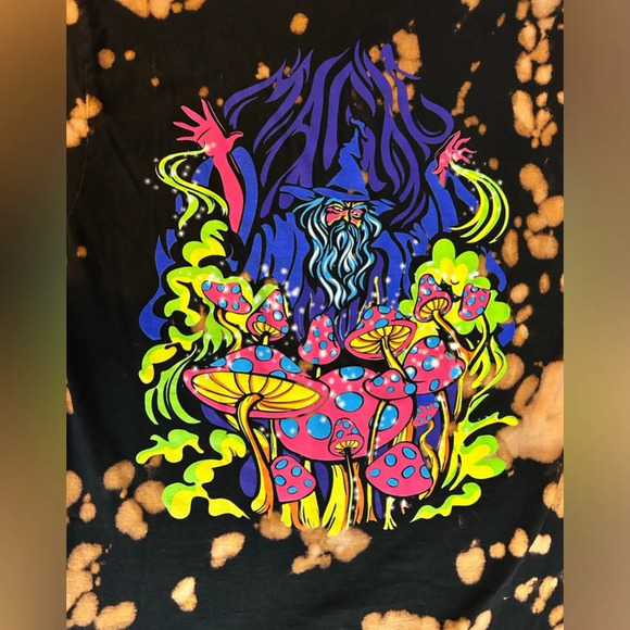 A. Lab Magic Mushrooms T-Shirt - Picture 7 of 7